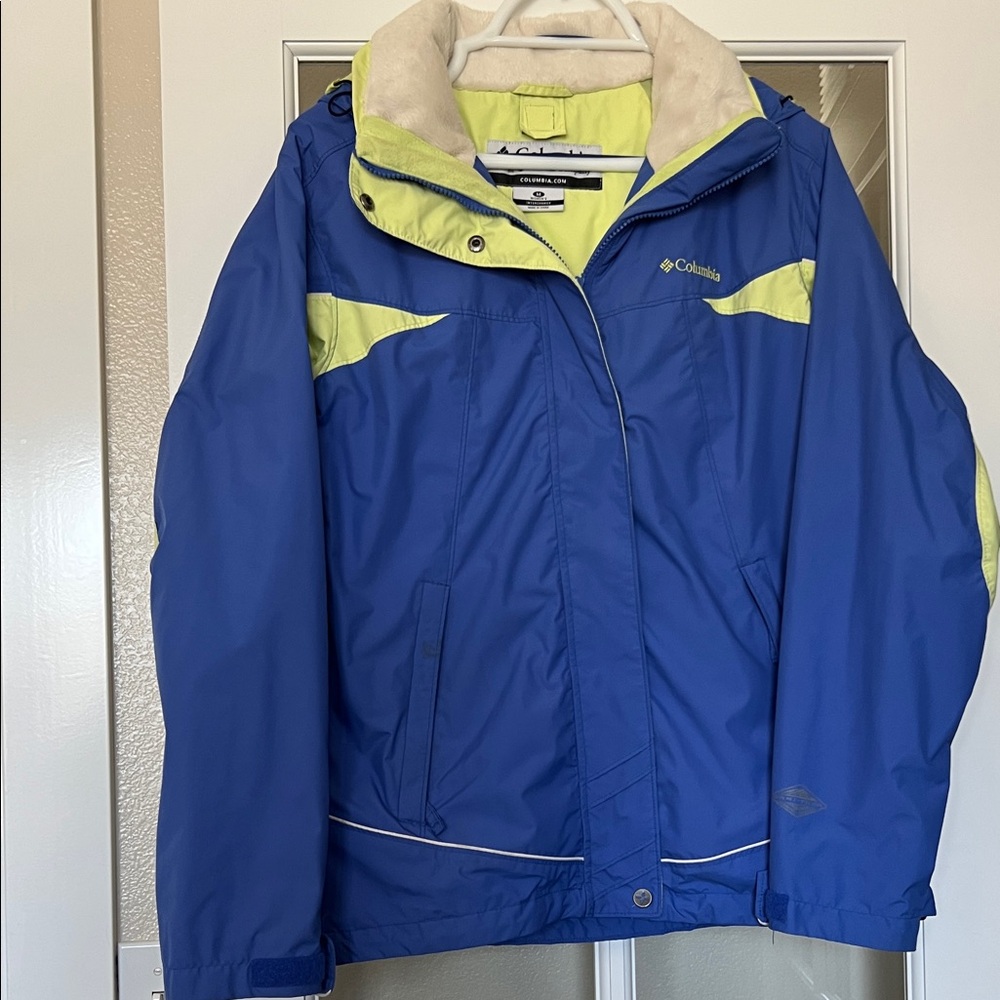 Columbia - Coat in Blue and Lime